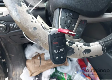 2014 Jeep Cherokee Latitude z USA, uszkodzony, nr VIN 1C4PJMCS5EW138573